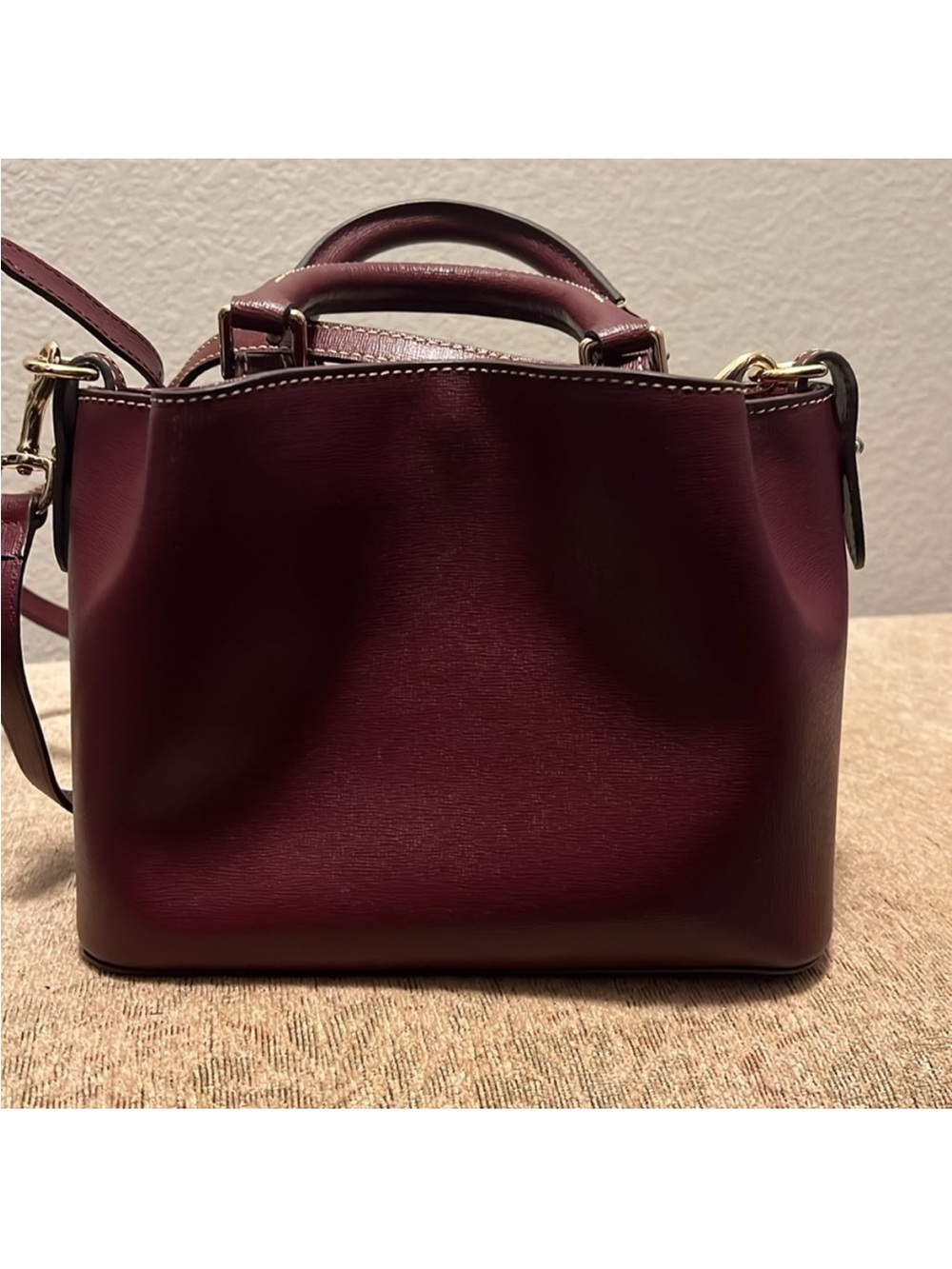 Dooney & Bourke Burgundy Wine Leather Satchel Crossbody Mini Barlow Saffiano EUC - Picture 5 of 6